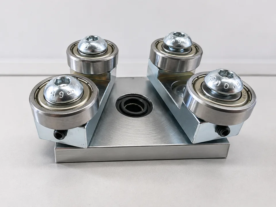 Machined mechanical assembly with bearing rollers produced at RWS